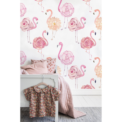Papier peint Flamants roses pataugeant dans les fleurs sauvages