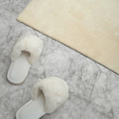 Carreaux pvc Le marbre se tisse avec des veines délicates