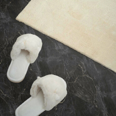 Carreaux de vinyle auto-adhésifs Marbre élégant aux veines délicates