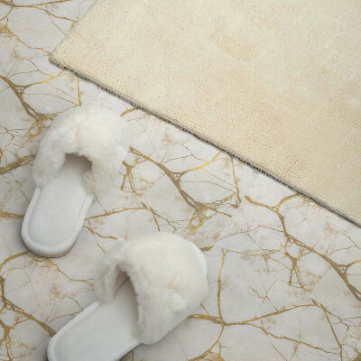 Carreaux de vinyle auto-adhésifs Marbre aux accents veinés délicats