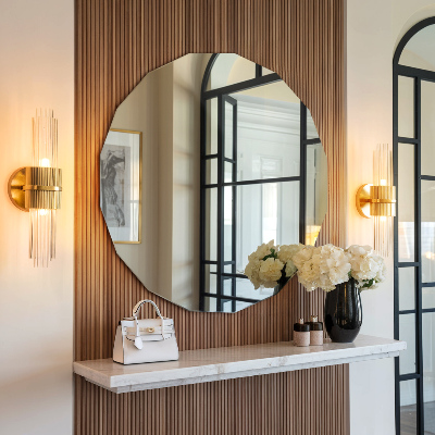 Miroir irregulier avec une forme originale