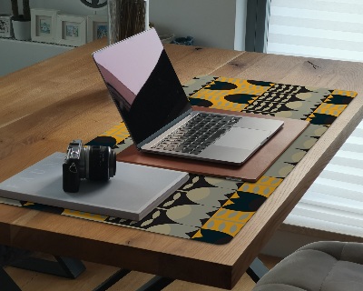Sous-main bureau Motif de broderie tulipes