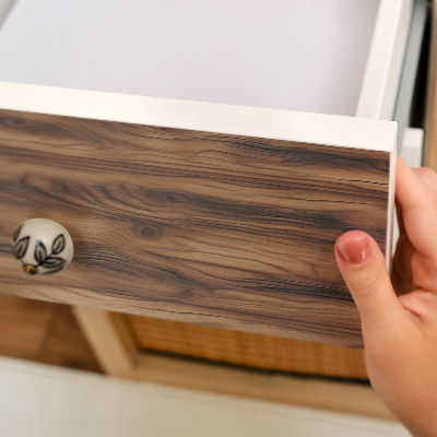 Revêtement adhésif pour meuble texture bois