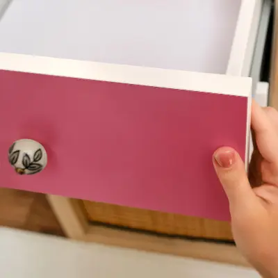 Papier adhésif pour meuble Rose énergétique