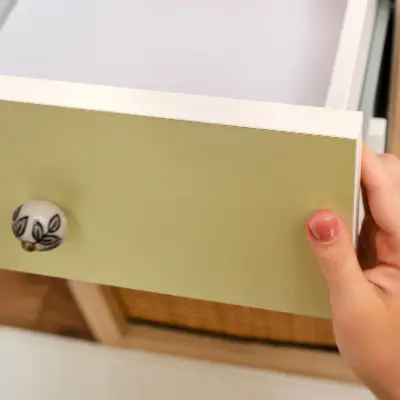 Papier peint adhésif pour meuble moutarde claire