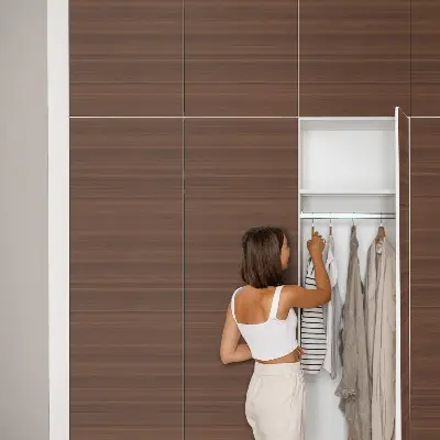 Revêtement adhésif pour meuble Lignes de bois