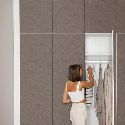 Papier peint adhésif pour meuble texture bois