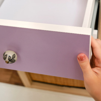 Papier adhésif pour meuble violet clair