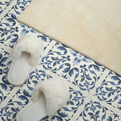 Panneau décoratif mural Un motif floral dans une composition carrelée