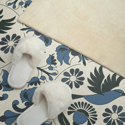 Rev?tement mural Motif d'oiseau parmi des fleurs colorées