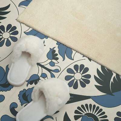 Rev?tement mural Motif d'oiseau parmi des fleurs colorées