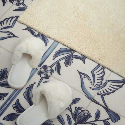 Rev?tement mural Motif d'oiseau parmi la verdure