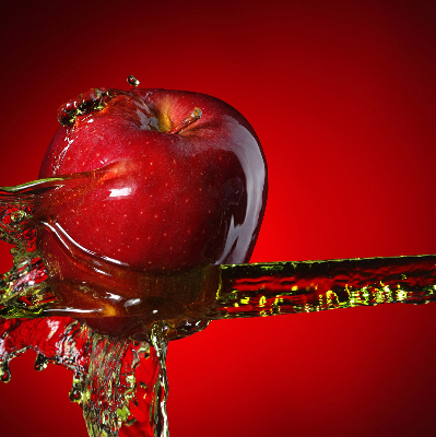 Store intérieur Pomme rouge dans l'eau