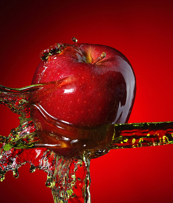 Store intérieur Pomme rouge dans l'eau