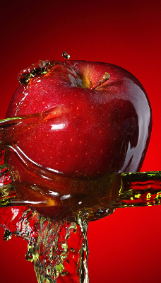 Store intérieur Pomme rouge dans l'eau