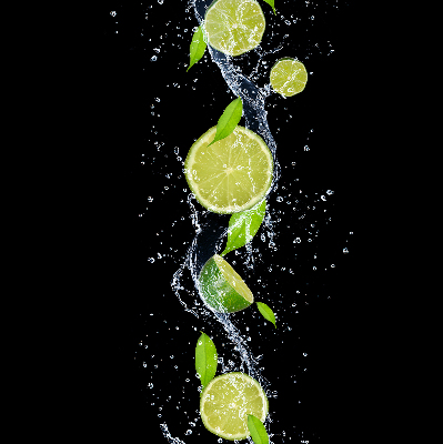 Store intérieur Citron vert tombant dans l'eau