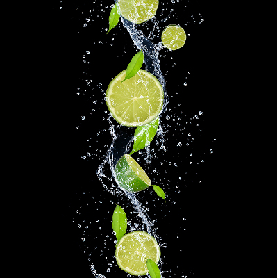 Store intérieur Citron vert tombant dans l'eau