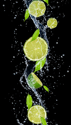 Store intérieur Citron vert tombant dans l'eau