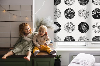 Store enrouleur Roues en granit