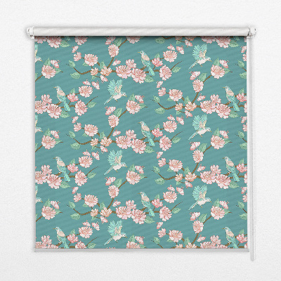 Store enrouleur Des oiseaux parmi les branches