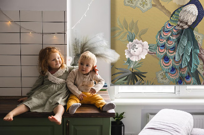 Store enrouleur Paon sur un arbre