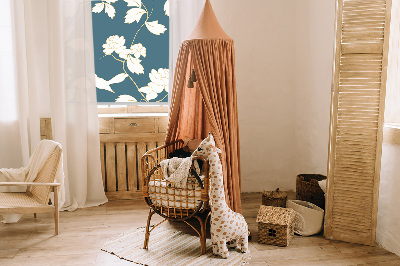 Store enrouleur Oiseaux blancs sur fleurs blanches