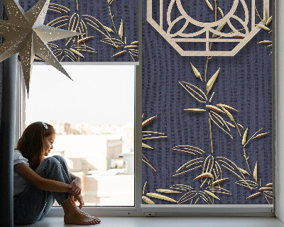 Store enrouleur Le lac derrière les fleurs