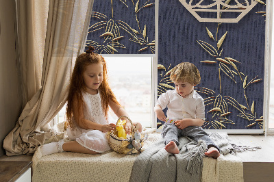 Store enrouleur Le lac derrière les fleurs