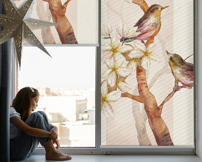 Store enrouleur Oiseaux sur un arbre avec des fleurs
