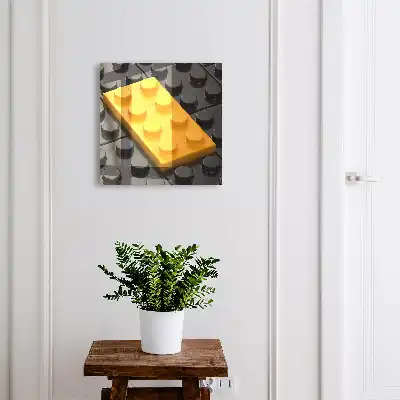 Bloc jaune avec des éléments noirs
