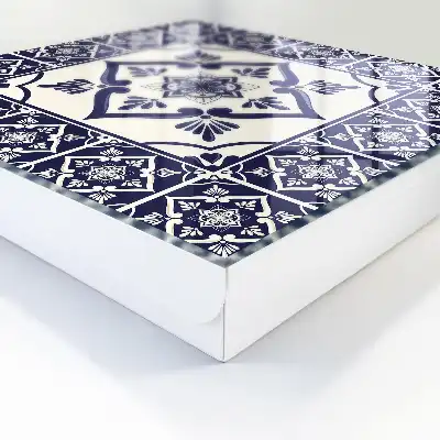 Élégance classique ornée de motifs floraux
