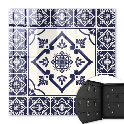 Élégance classique ornée de motifs floraux