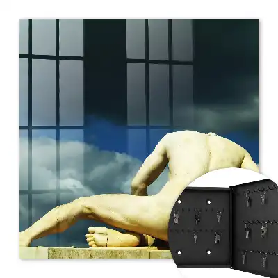 Élégance classique sur fond de nuages