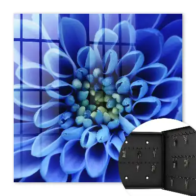 Une fleur bleue enroulée en spirale