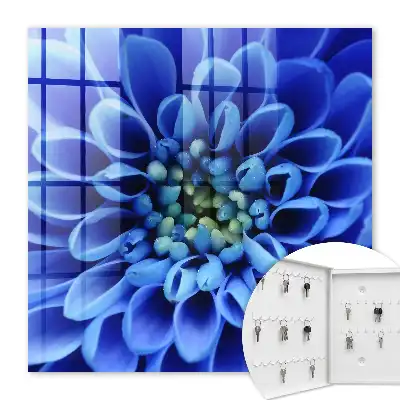 Une fleur bleue enroulée en spirale