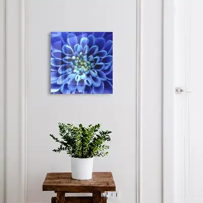 Une fleur bleue enroulée en spirale