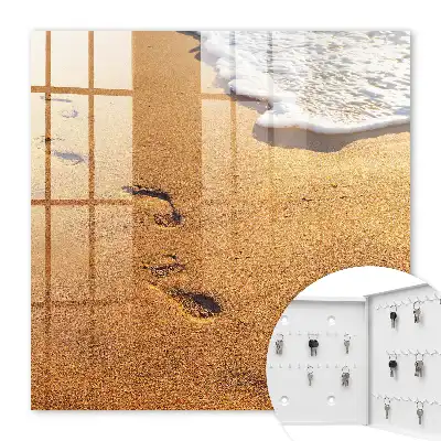 La tranquillité de la plage et le clapotis des vagues