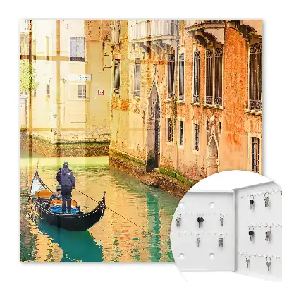 Tableau d'un canal vénitien avec des bâtiments en arrière-plan