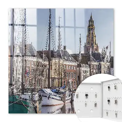 Les voiles sur l'eau sont une tour