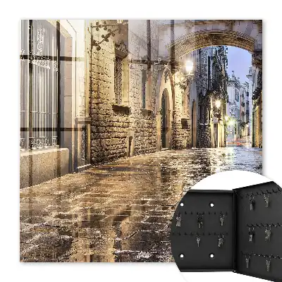 Une rue nocturne pleine de lumière