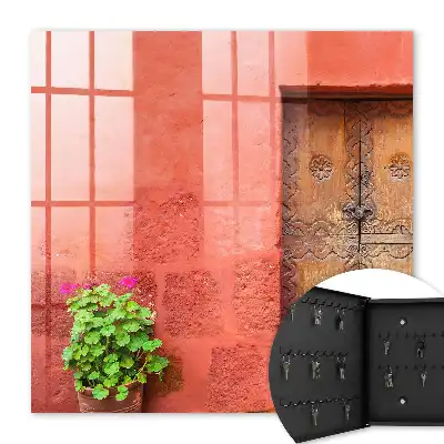 Porte en bois à façade rouge