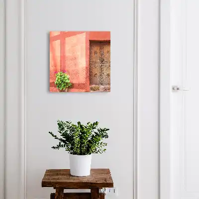 Porte en bois à façade rouge