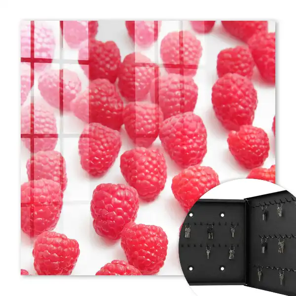 Framboises roses sur fond clair