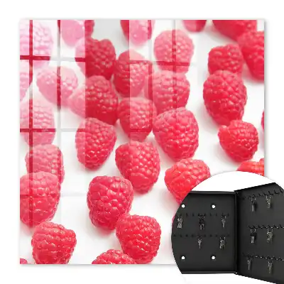 Framboises roses sur fond clair