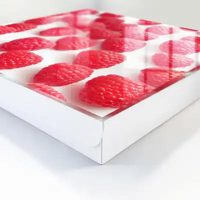 Framboises roses sur fond clair
