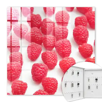 Framboises roses sur fond clair