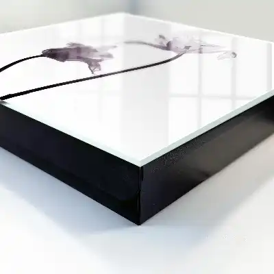 Fleurs minimalistes sur fond clair