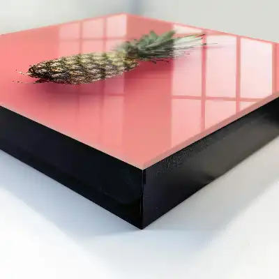 Ananas exotique sur fond rose