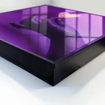 L'amour violet, contraste des émotions