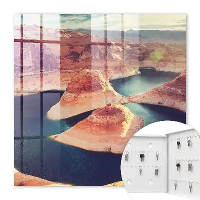 Rochers et eau calme